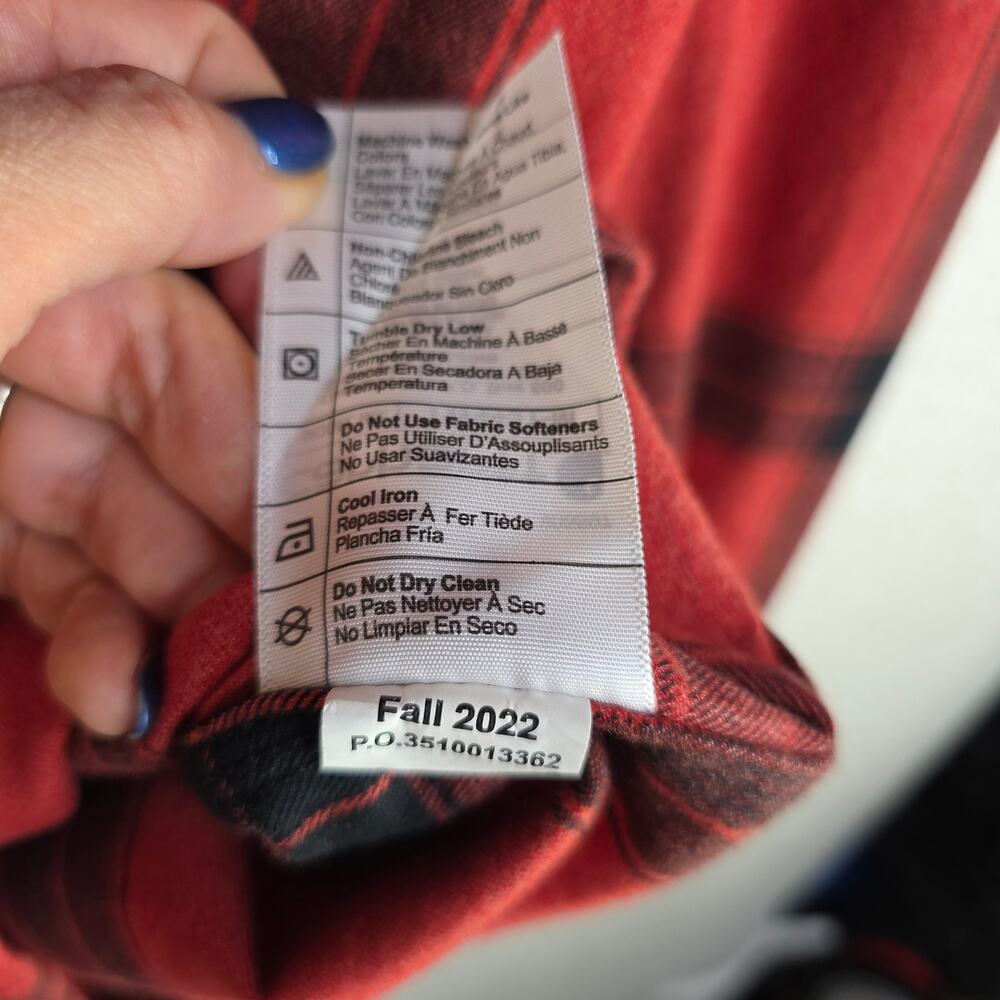 Carhartt Red and Black Plaid Casual Button Down Shirt - Picture 9 of 11